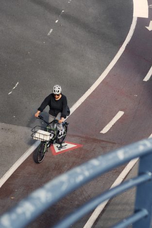 hobe.bike ofrece una manera distinta de desplazarse, una manera única de vivir la ciudad. Mejor, a tu manera.